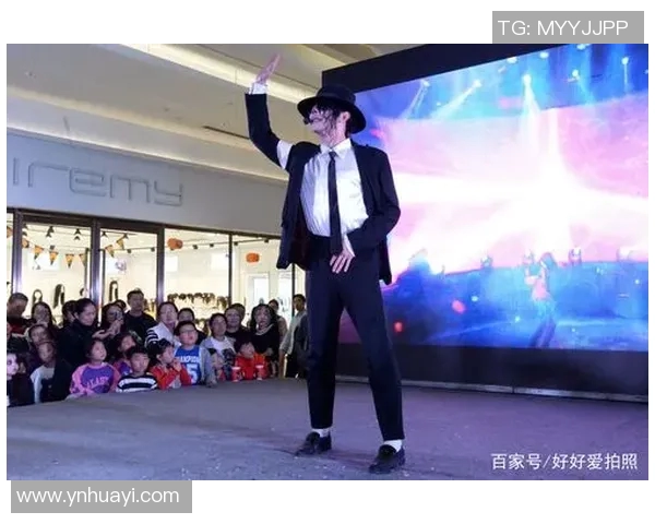 足球明星模仿谁的说话风格引发热议粉丝们纷纷猜测其模仿对象是谁