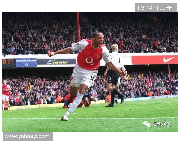 万江地区最受欢迎的足球明星是谁他在球场上的表现如何