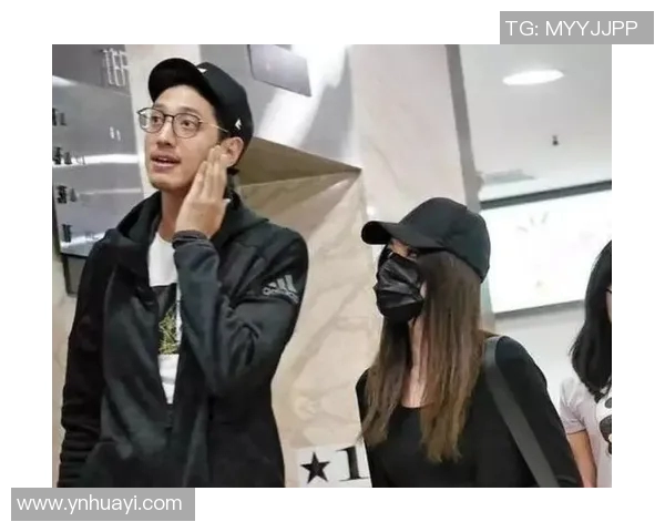 在篮球场上我与明星男友的甜蜜瞬间与挑战故事